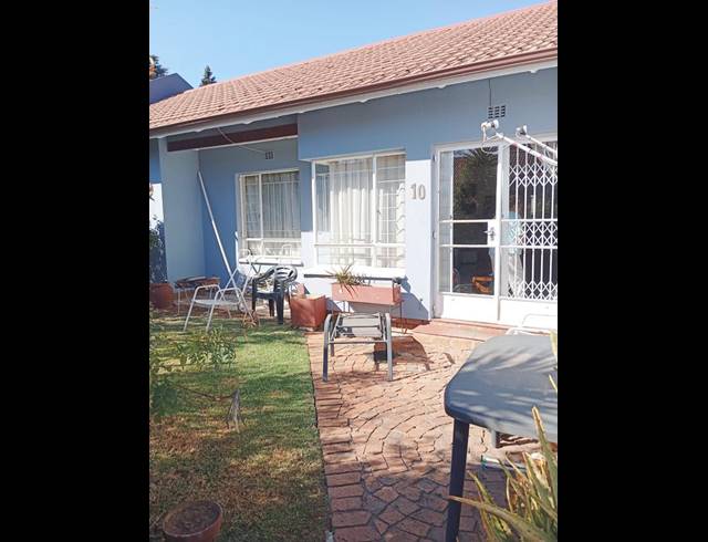 2 BEDROOM APARTMENT FOR SALE IN SIMMERFIELD